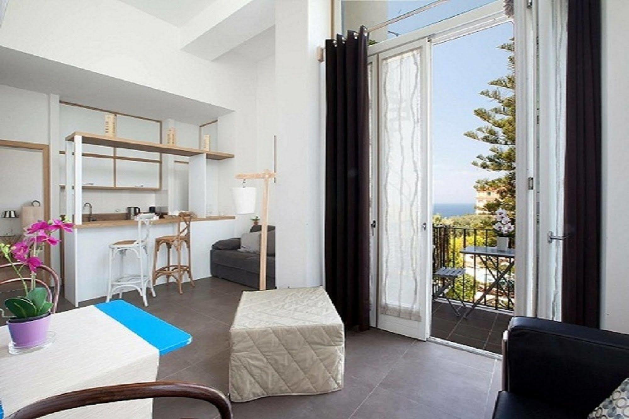Agora Apartments Sorrento Bagian luar foto