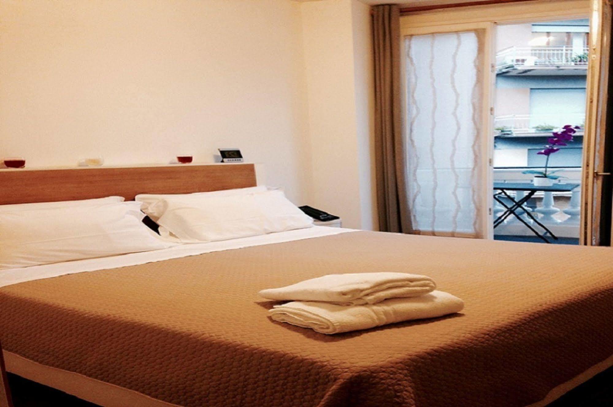 Agora Apartments Sorrento Bagian luar foto